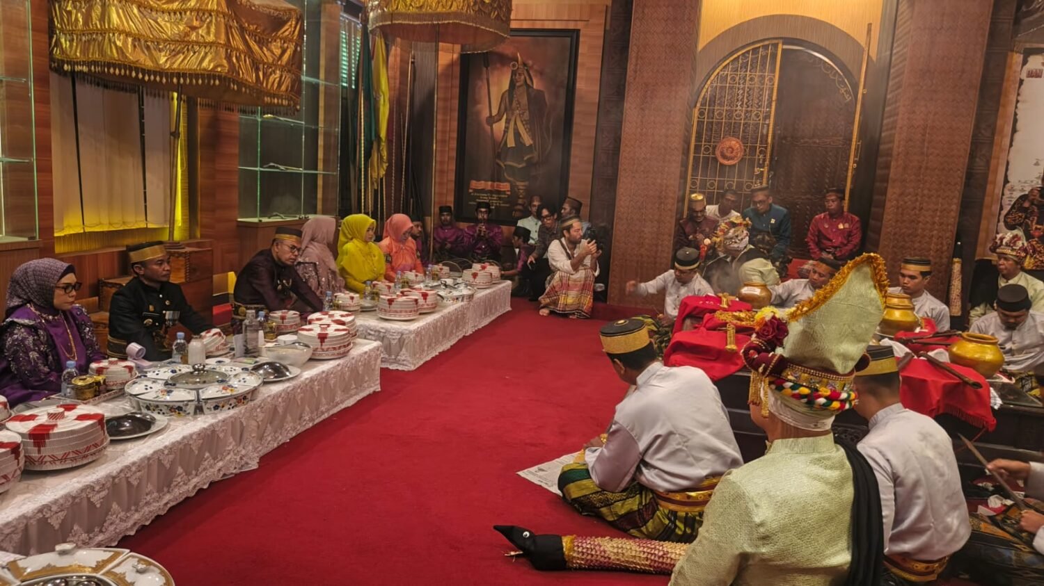 [FOTO] Tradisi Pra Mattompang Arajang Awali Rangkaian Sakral Hari Jadi Bone ke-696 di Museum Arajang