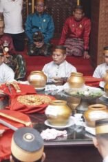 Foto prosesi adat Pra Mattompang Arajang HJB 696 di Museum Arajang Bone.