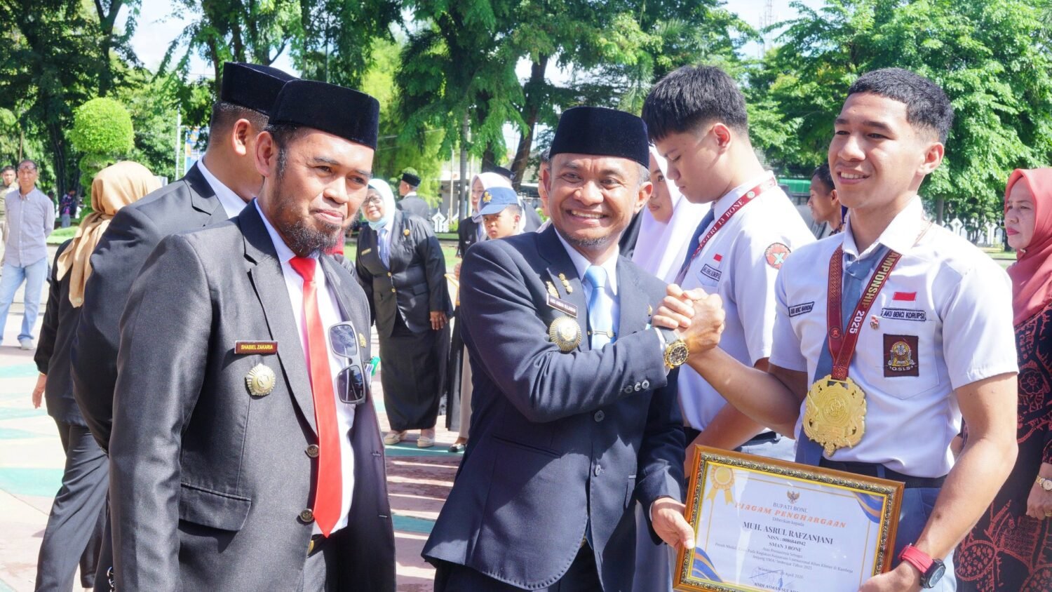 Bupati Bone Pimpin Upacara Hari Pendidikan Nasional 2026 di Lapangan Merdeka