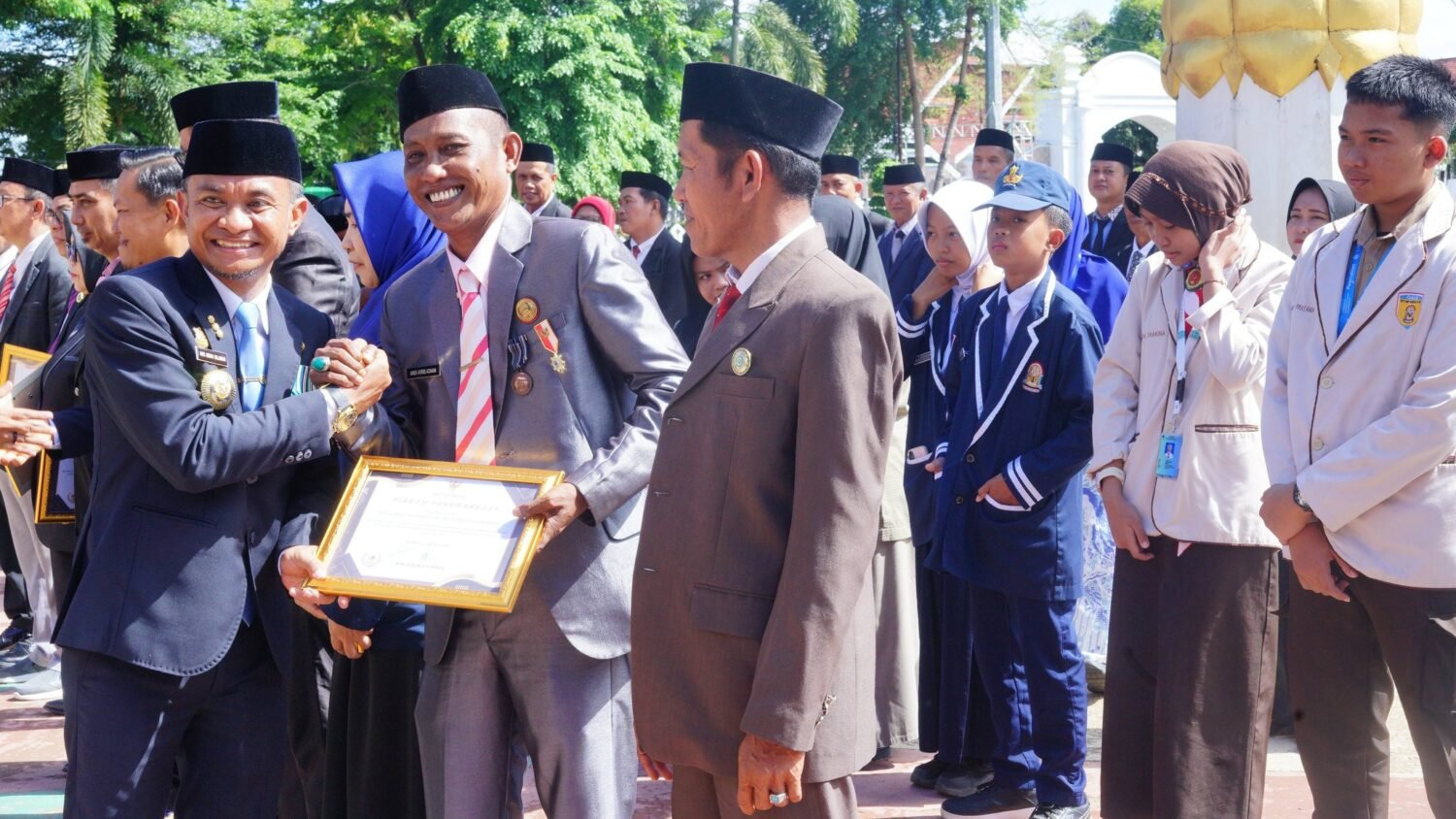 Bupati Bone Pimpin Upacara Hari Pendidikan Nasional 2026 di Lapangan Merdeka