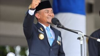 Bupati Bone Pimpin Upacara Hari Pendidikan Nasional 2026 di Lapangan Merdeka(2)