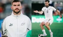 Kolase dua foto Tim Payne; sisi kiri memperlihatkan potret wajahnya mengenakan jaket putih timnas Selandia Baru, sementara sisi kanan menunjukkan aksinya di lapangan saat sedang menggiring bola dengan jersi putih bernomor punggung 2.