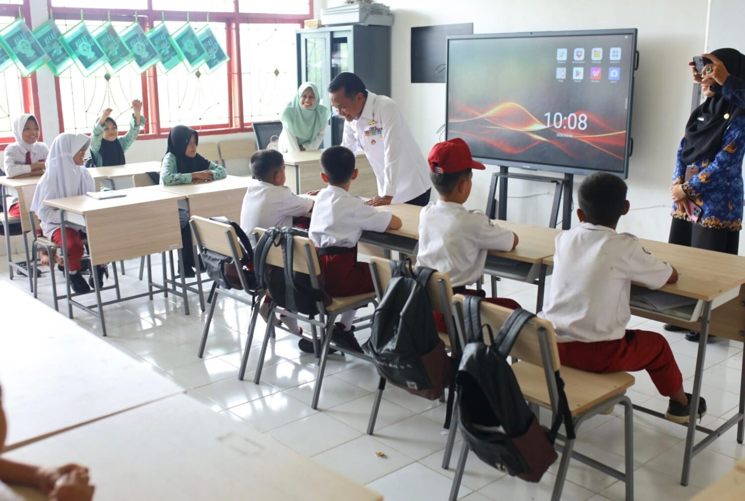Momen Hangat Bupati Bone Kunjungi Sekolah Rakyat Terintegrasi di BLK Bajoe