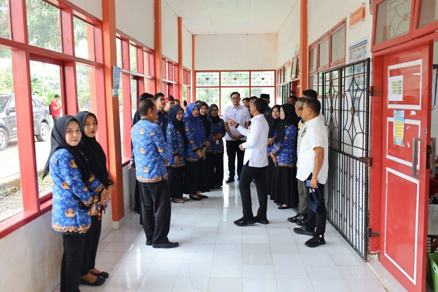 Momen Hangat Bupati Bone Kunjungi Sekolah Rakyat Terintegrasi di BLK Bajoe