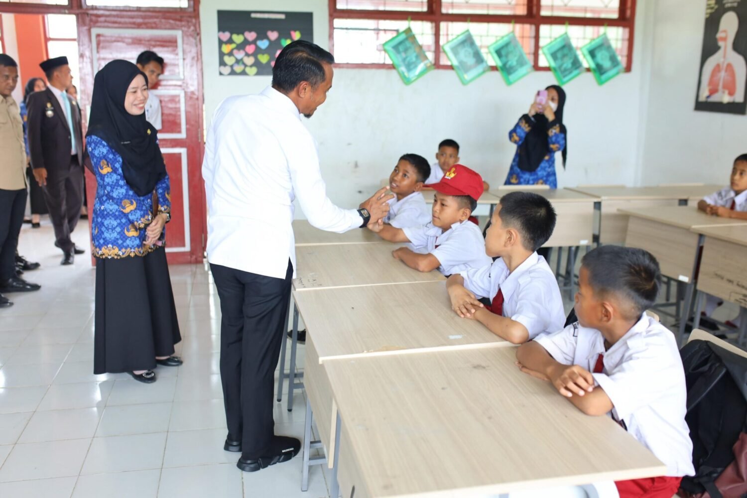 Momen Hangat Bupati Bone Kunjungi Sekolah Rakyat Terintegrasi di BLK Bajoe