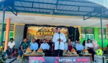 Kepala MTsN 4 Bone, Andi Ridwan, saat memberikan sambutan sekaligus membuka secara resmi perhelatan turnamen bergengsi Futsal Cup IX Tahun 2026, Senin (4/5/2026).
