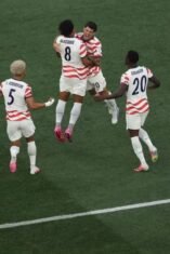 Selebrasi pemain Amerika Serikat setelah mencetak gol ke gawang Paraguay pada pertandingan Piala Dunia 2026 di Los Angeles Stadium.