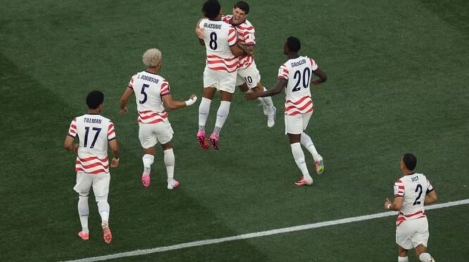 Selebrasi pemain Amerika Serikat setelah mencetak gol ke gawang Paraguay pada pertandingan Piala Dunia 2026 di Los Angeles Stadium.