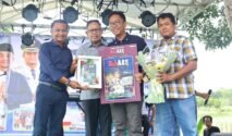 Peluncuran buku BupAAS: Jalan Pengabdian pada perayaan HUT ke-48 Bupati Bone Andi Asman Sulaiman di Bakunge.