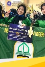Tiga mahasiswa IAIN Bone meraih Bronze Medal, Favorit Poster, dan The Most Favorit Poster pada ajang Idea Fest 5 di Bogor.