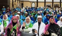 Jemaah haji Kloter 4 Debarkasi Makassar asal Wajo berkumpul di Aula Arafah Asrama Haji Makassar setelah tiba dari Arab Saudi.