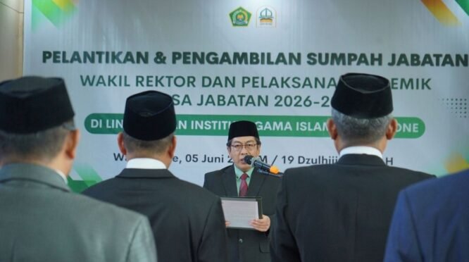 Pelantikan dan pengambilan sumpah jabatan pejabat IAIN Bone periode 2026–2030 yang dipimpin Rektor IAIN Bone di Aula Utama kampus.