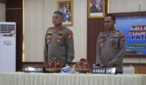 Wakapolres Bone Antonius Tutleta dan Kabag Ops Burhanuddin memimpin Latpraops Patuh Pallawa 2026 di Mapolres Bone.