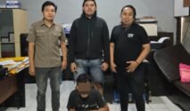 Petugas Tim URC Satreskrim Polres Bone mengamankan pria berinisial BGL yang diduga sebagai pelaku penganiayaan dengan senjata tajam di Kecamatan Berebbo, Kabupaten Bone, untuk diproses sesuai hukum yang berlaku.