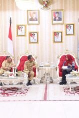 Bupati Bone Andi Asman Sulaiman mengikuti exit meeting pemeriksaan kinerja RSUD Tenriawaru bersama Tim BPK RI.