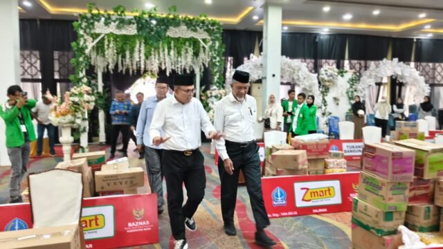 BAZNAS Bone Salurkan Zakat Rp196 Juta untuk 63 Penerima Manfaat