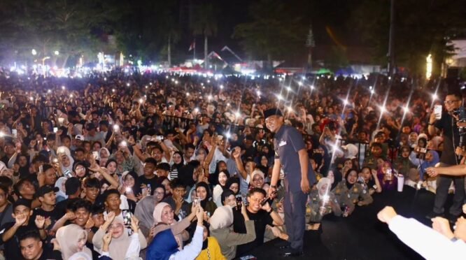 Bupati Bone menghadiri Closing Ceremony Gau Maraja 2026 di Lapangan Merdeka Watampone.