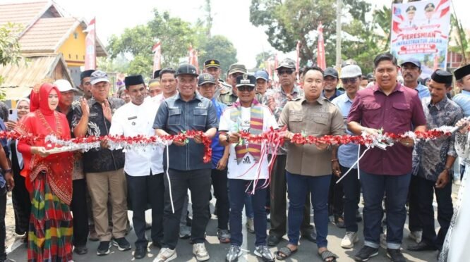Bupati Bone meresmikan Jalan BERAMAL Camming–Bune–Talumae di Desa Bune pada Sabtu, 3 Oktober 2026.