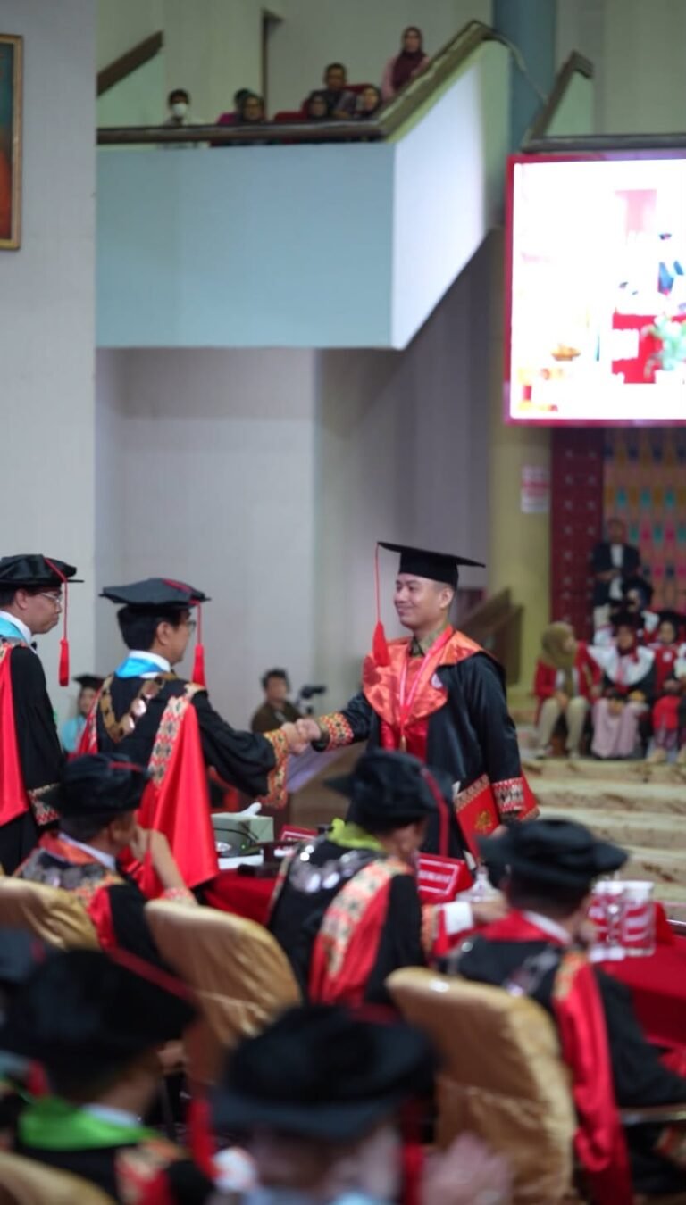 Lulus 3 Tahun 24 Hari dengan IPK 4,00, Andi Alif Raihan Analta Jadi Wisudawan Terbaik Unhas