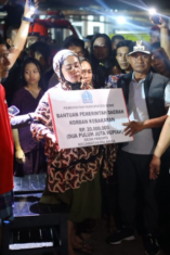 Kebakaran Dua Rumah di Passippo, Bupati Bone Salurkan Bantuan Rp20 Juta dan Bedah Rumah