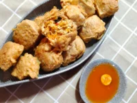 Tooji Bone Manjakan Pelanggan dengan Jajanan Tahu Beragam Isian